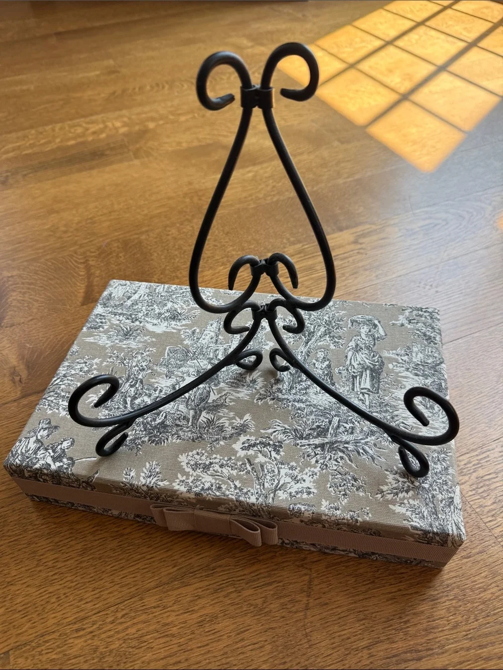 Black Metal Decorative Wall Easel Stand - Home Wall Decor